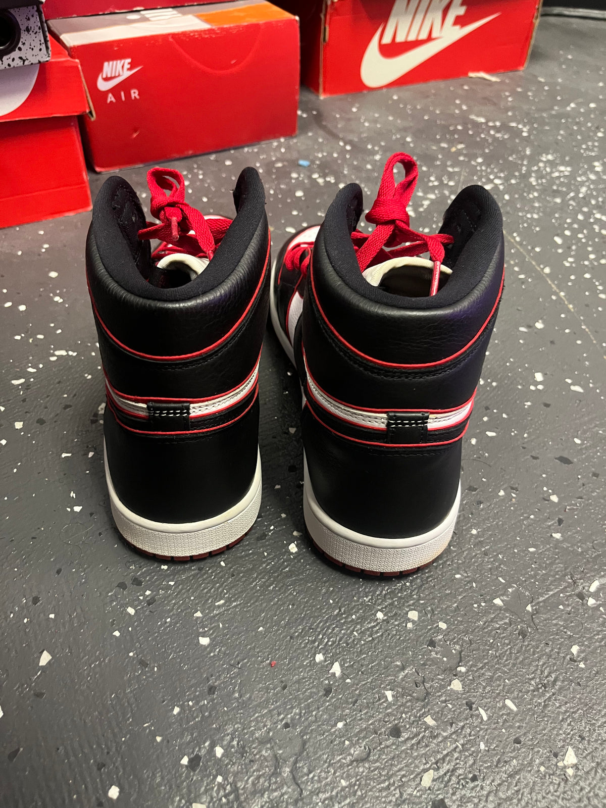 Jordan 1 “Bloodline” Sz 11