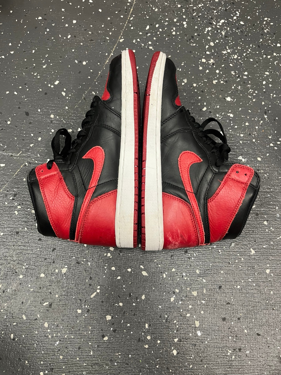 Air Jordan 1 Bred size 8 medial view