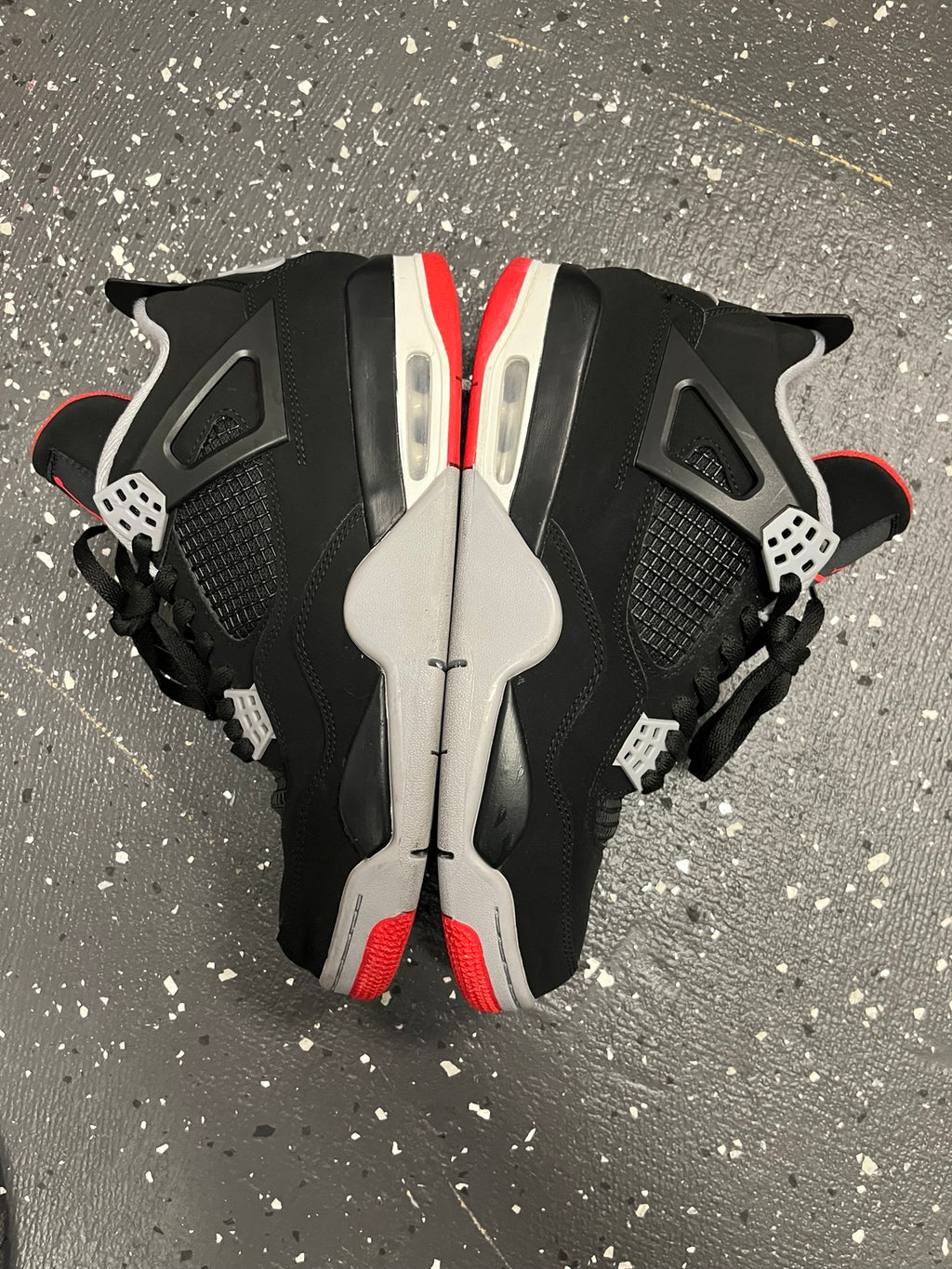 Air Jordan 4 Bred size 10 pair side view