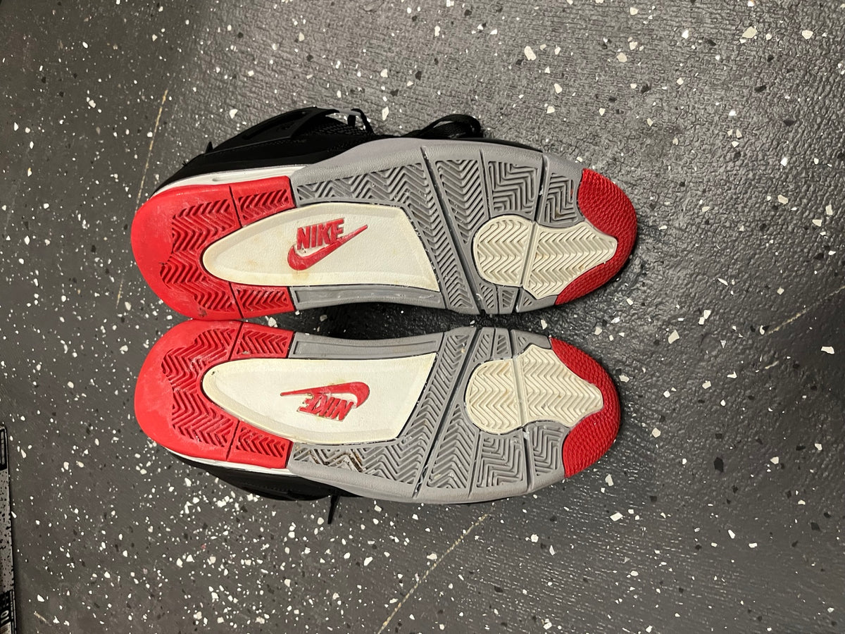 Air Jordan 4 Bred size 10 outsole view