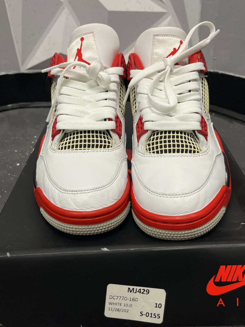 Air Jordan 4 Fire Red size 10 front view with box