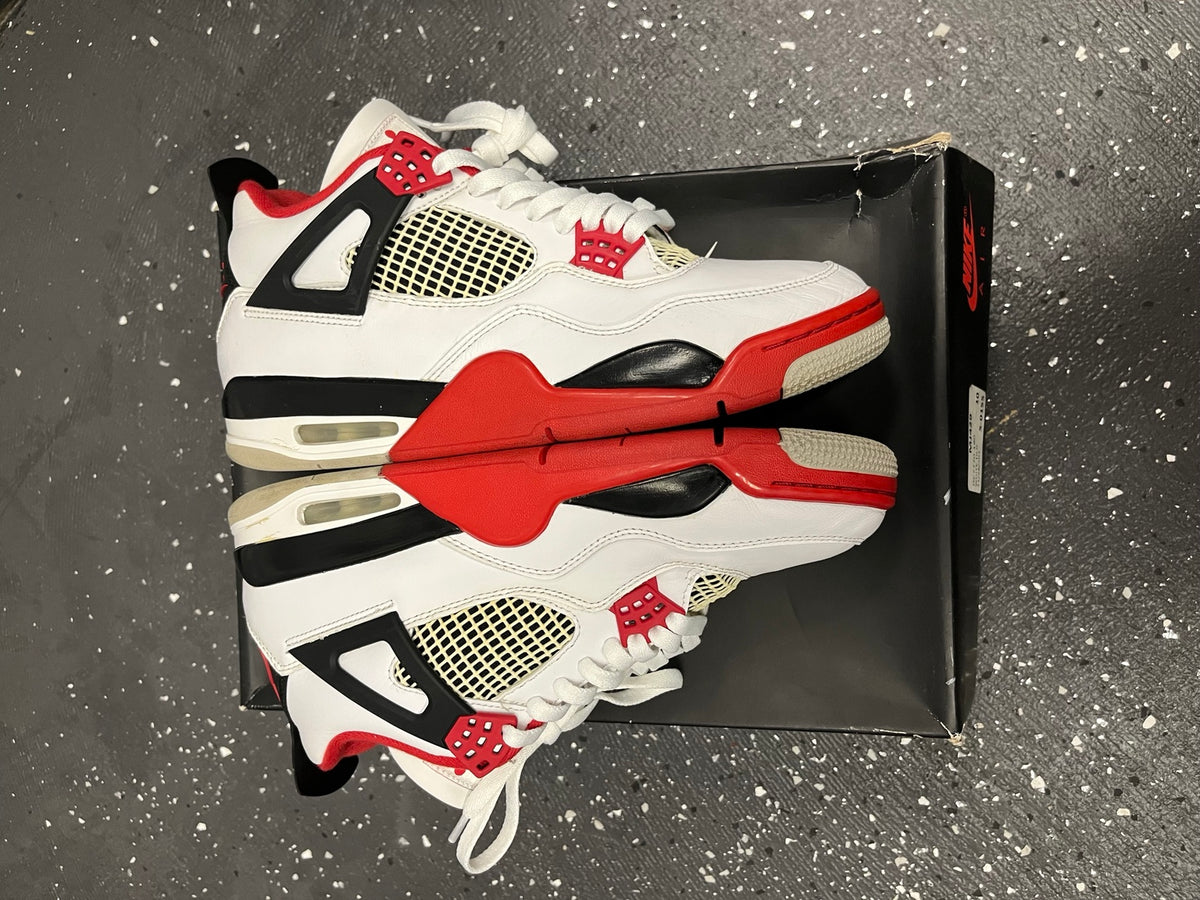 Air Jordan 4 Fire Red size 10 pair side view
