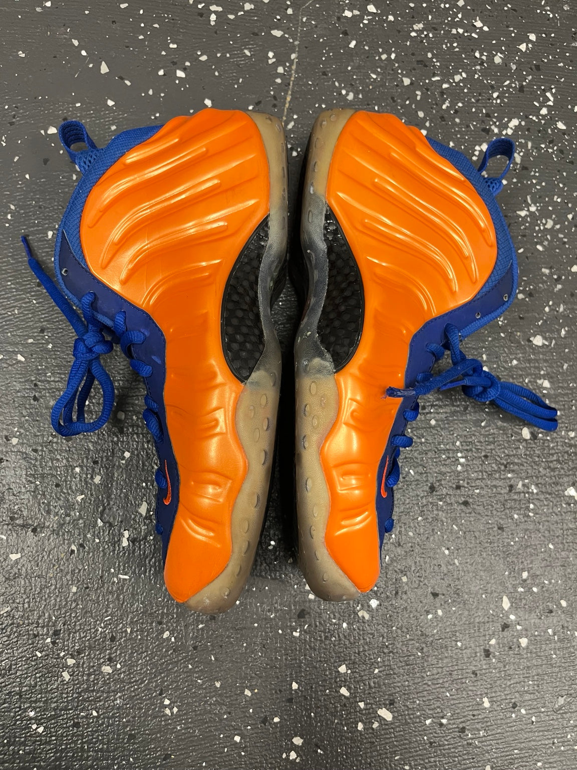 Nike Air Foamposite One Knicks size 11 opposite side view